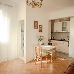 Sèvres-Lecourbe Charming Studio Paris15